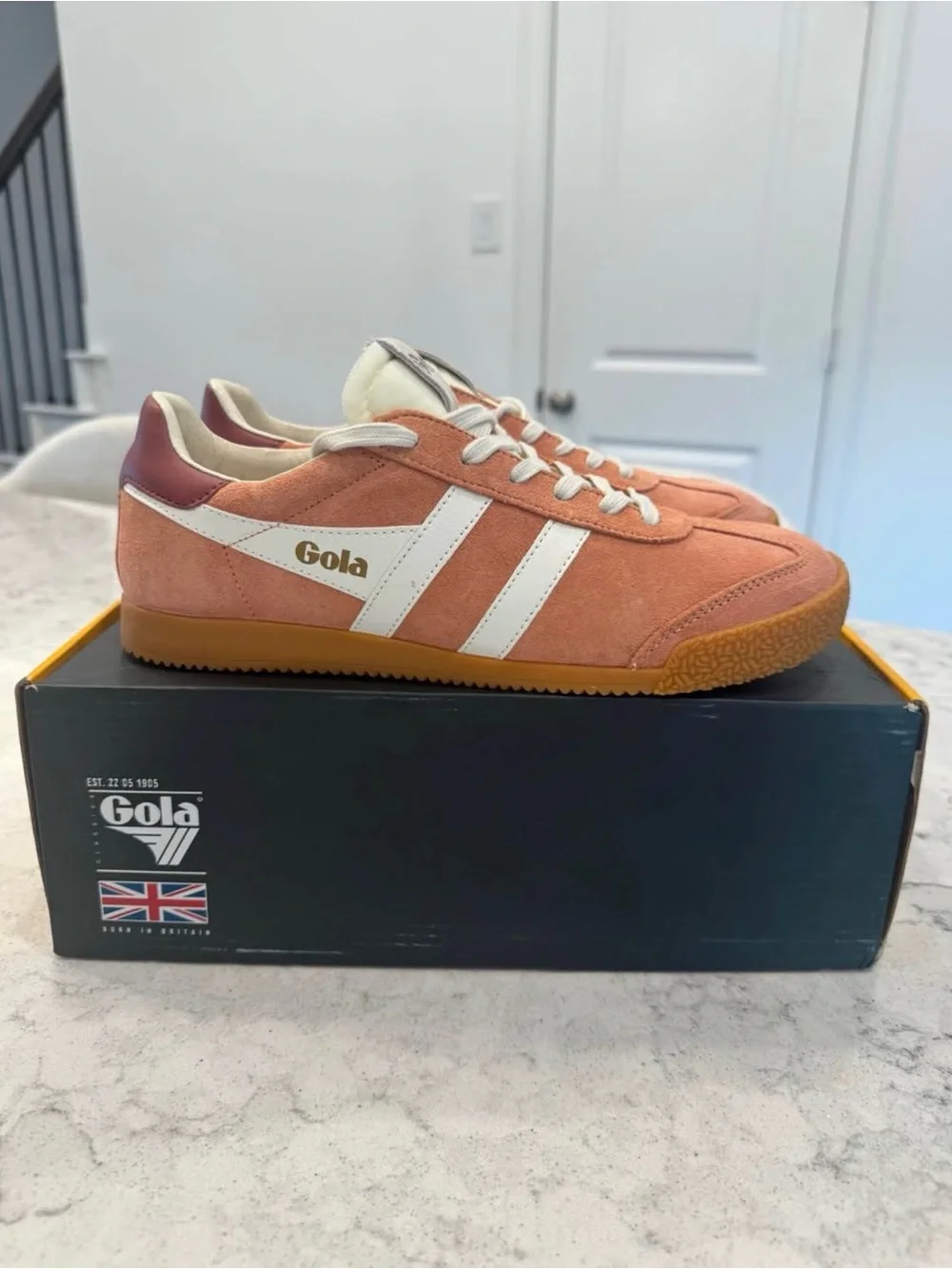 Gola Women’s Suede Sneaker Size 9 Brand New: Terracotta/ Off White
